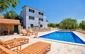 Nice home in Gornji Vinjani with Outdoor swimming pool, WiFi and 4 Bedrooms